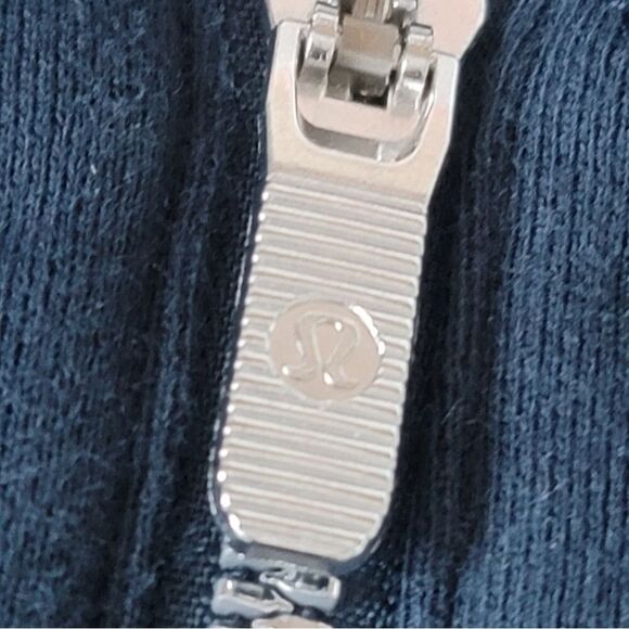 Lululemon Womens  Forever Blue Warm Sweatshirt Size 6 - Picture 9 of 14